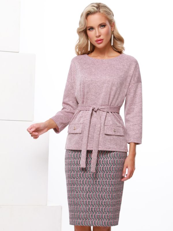 Pink knitted suit with skirt