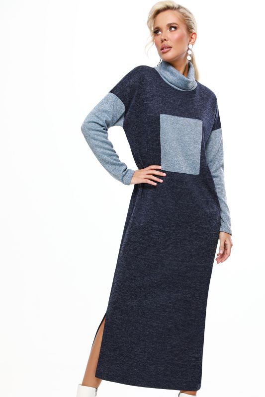 Long knitted dress with slits