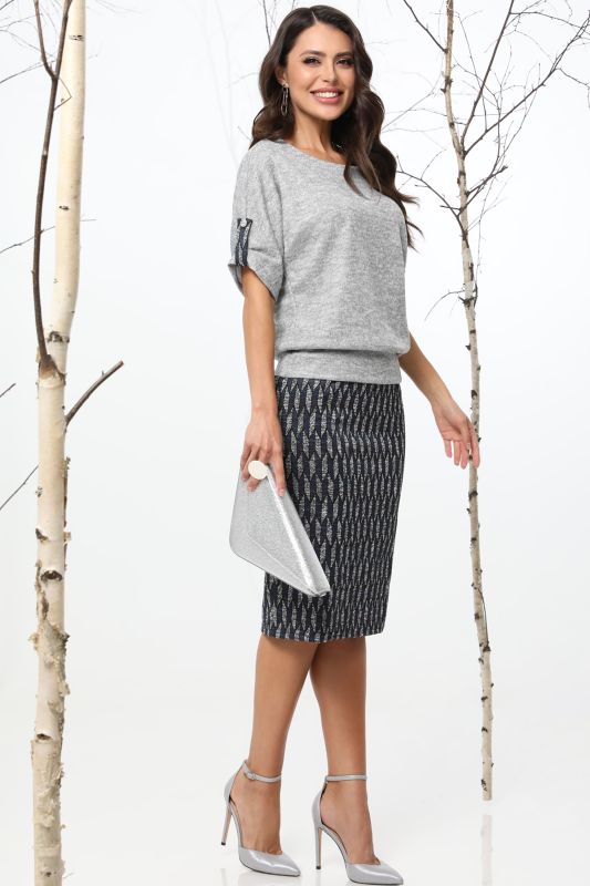 Grey knitted suit with skirt