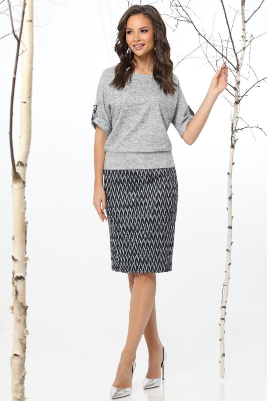 Grey knitted suit with skirt