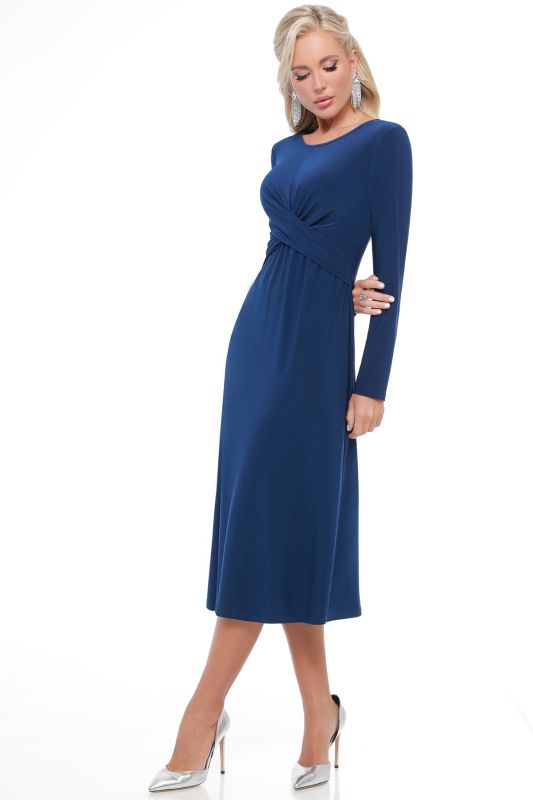 Knitted fitted dress with knot on the chest