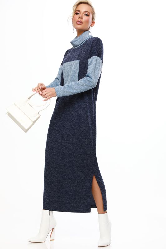 Long knitted dress with slits