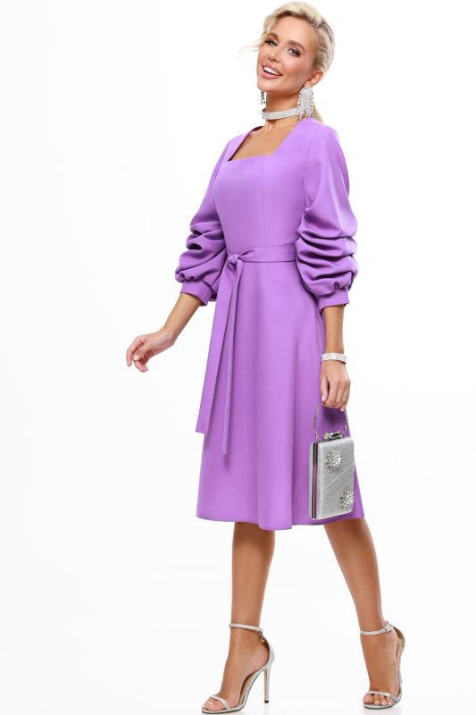 Dress with puffed sleeves with belt