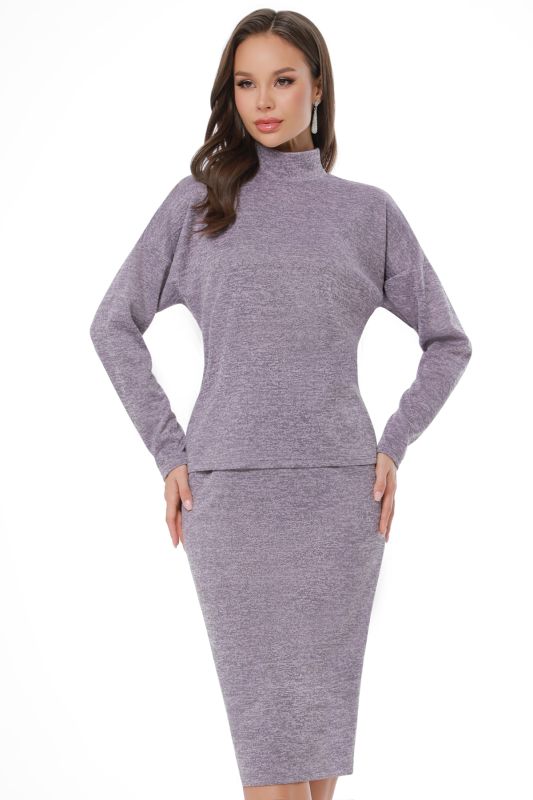 Knitted skirt suit with belt