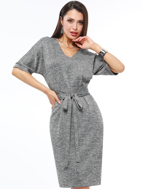 Knitted gray dress with cushackle belt