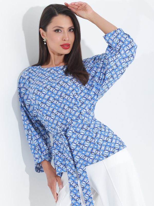 Blouse white-blue with one-piece sleeve