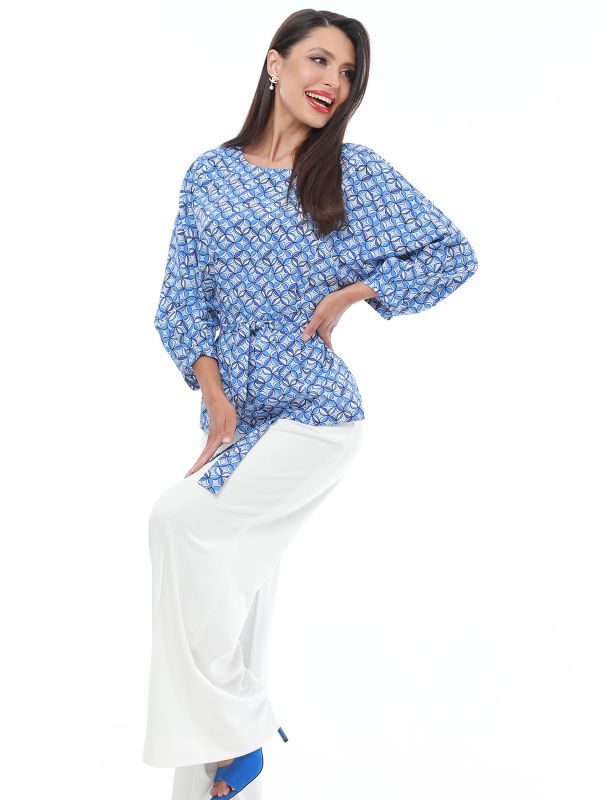 Blouse white-blue with one-piece sleeve