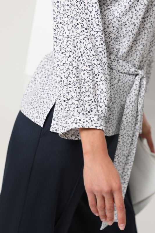 Blouse white with floral print and belt