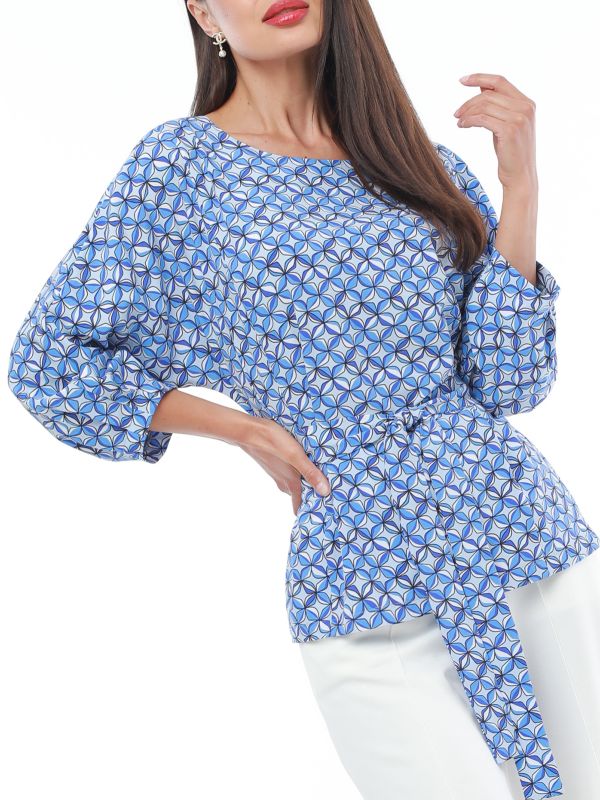 Blouse white-blue with one-piece sleeve