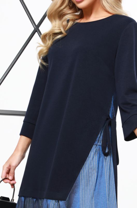 Dark blue knit dress with three-quarter sleeve