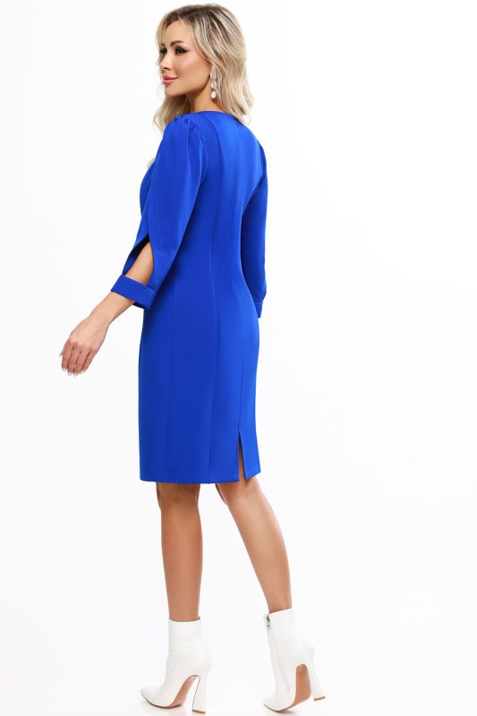 Three-quarter sleeve dress