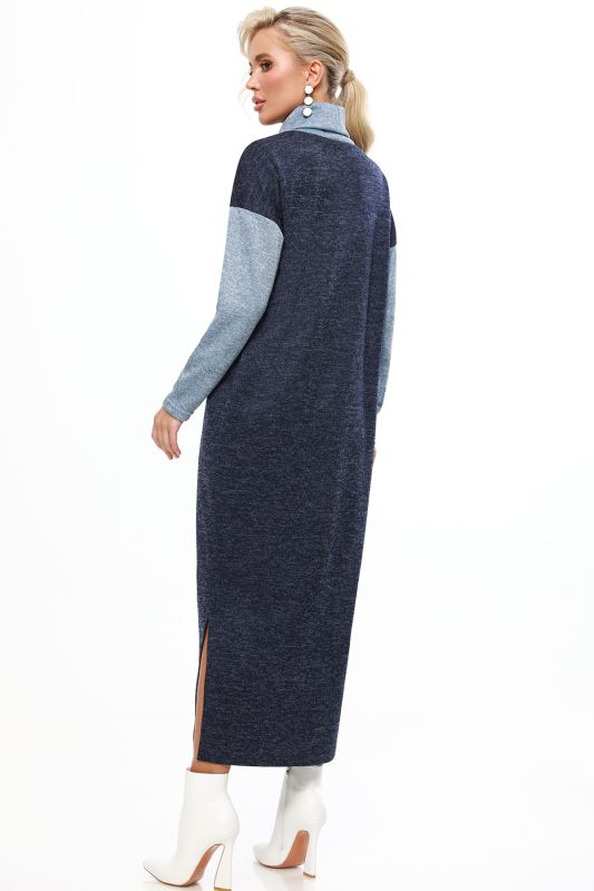 Long knitted dress with slits